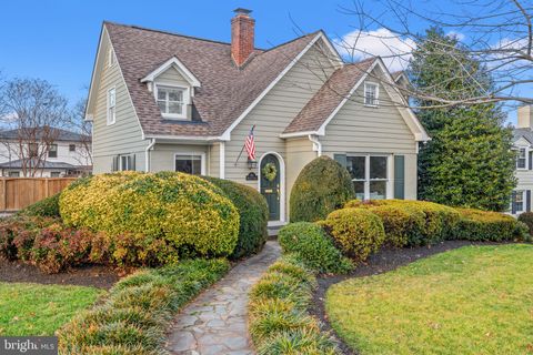 813 BEVERLEY DRIVE ALEXANDRIA VA 22302