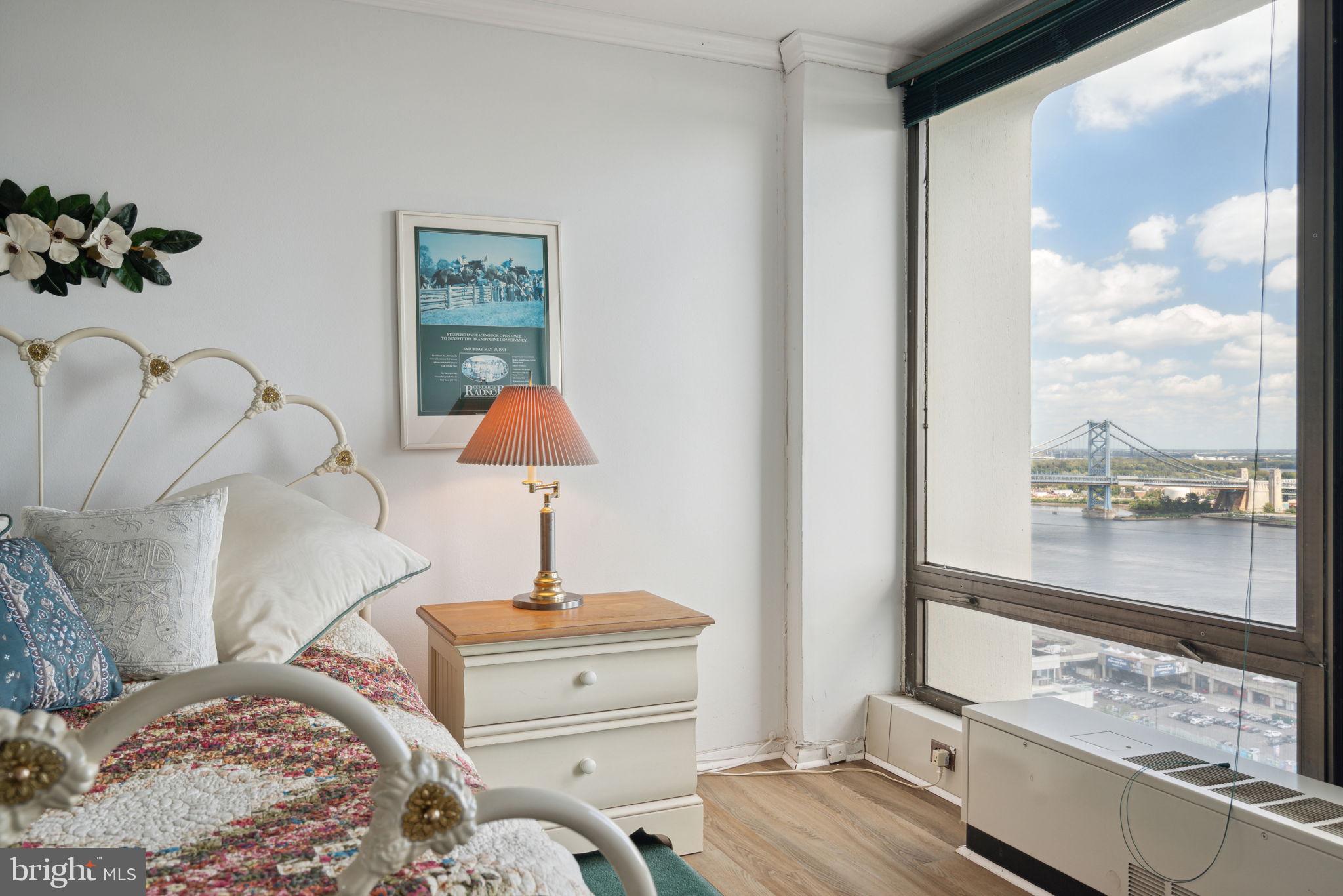 SOCIETY HILL - Residential