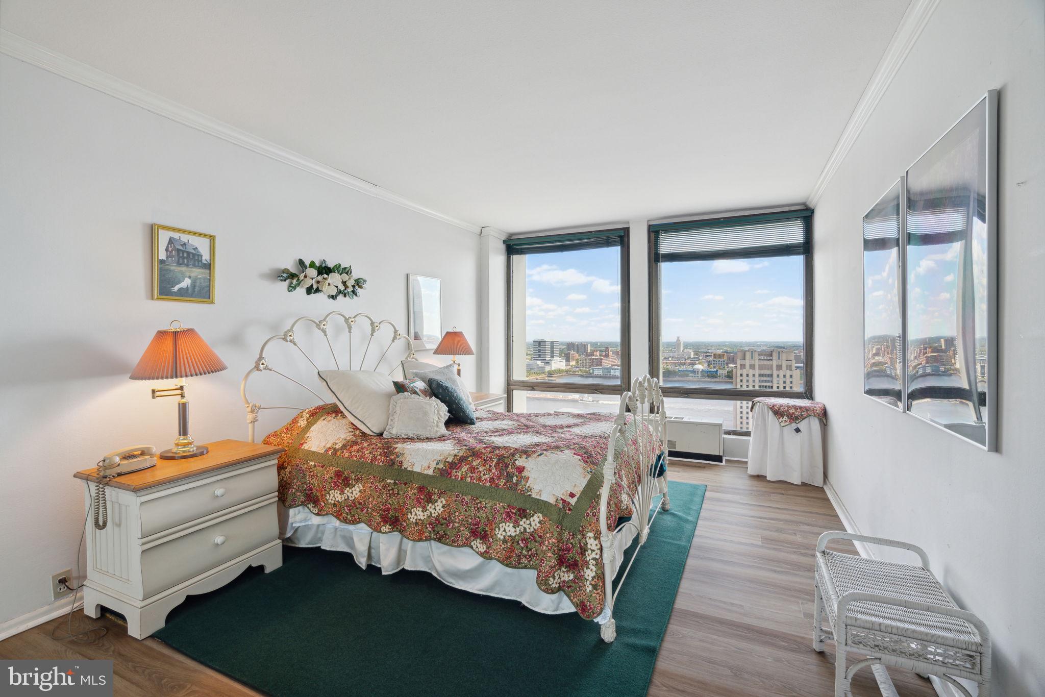 SOCIETY HILL - Residential