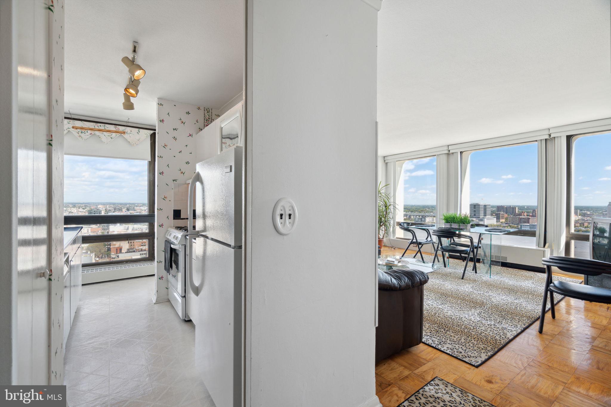 SOCIETY HILL - Residential