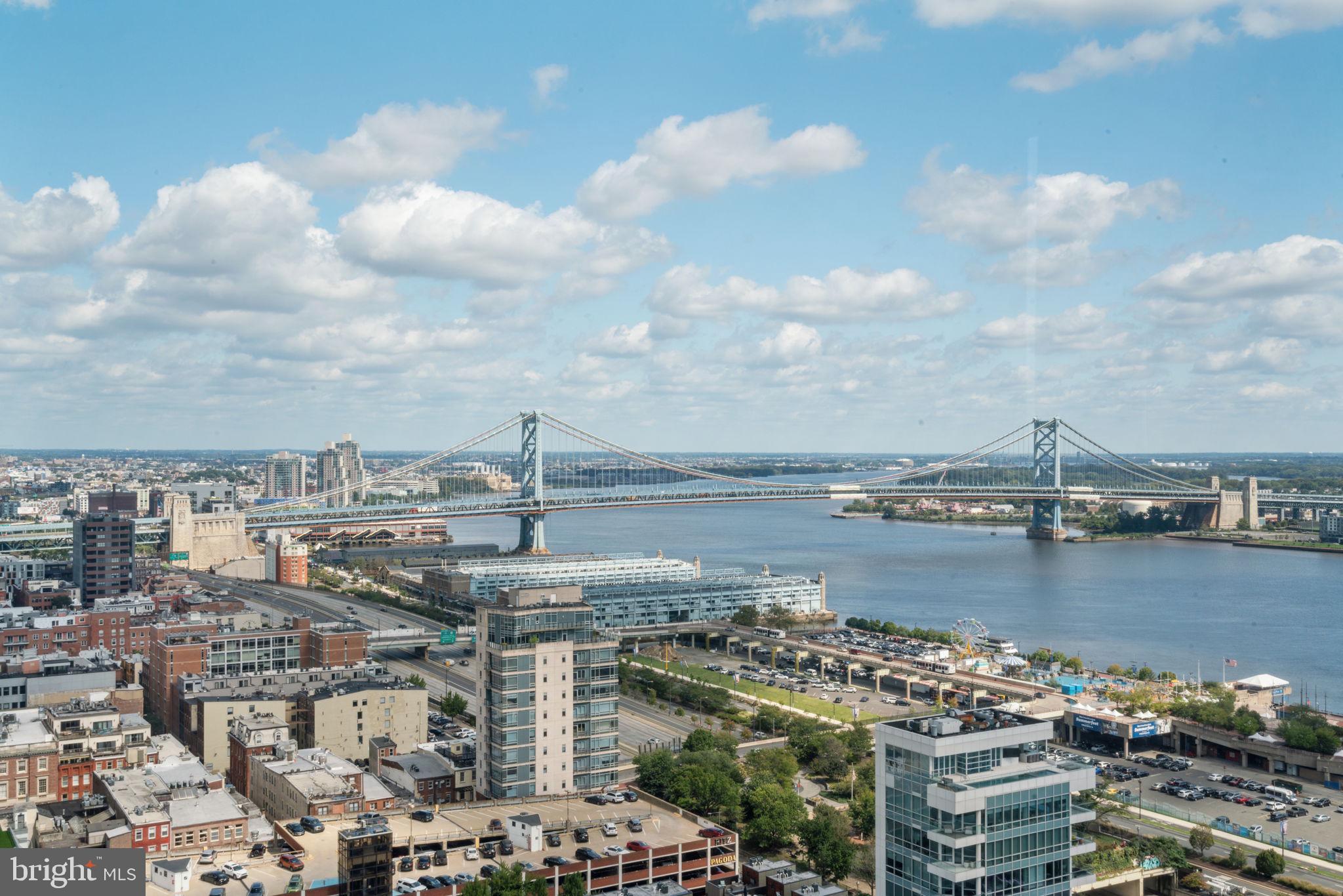 SOCIETY HILL - Residential