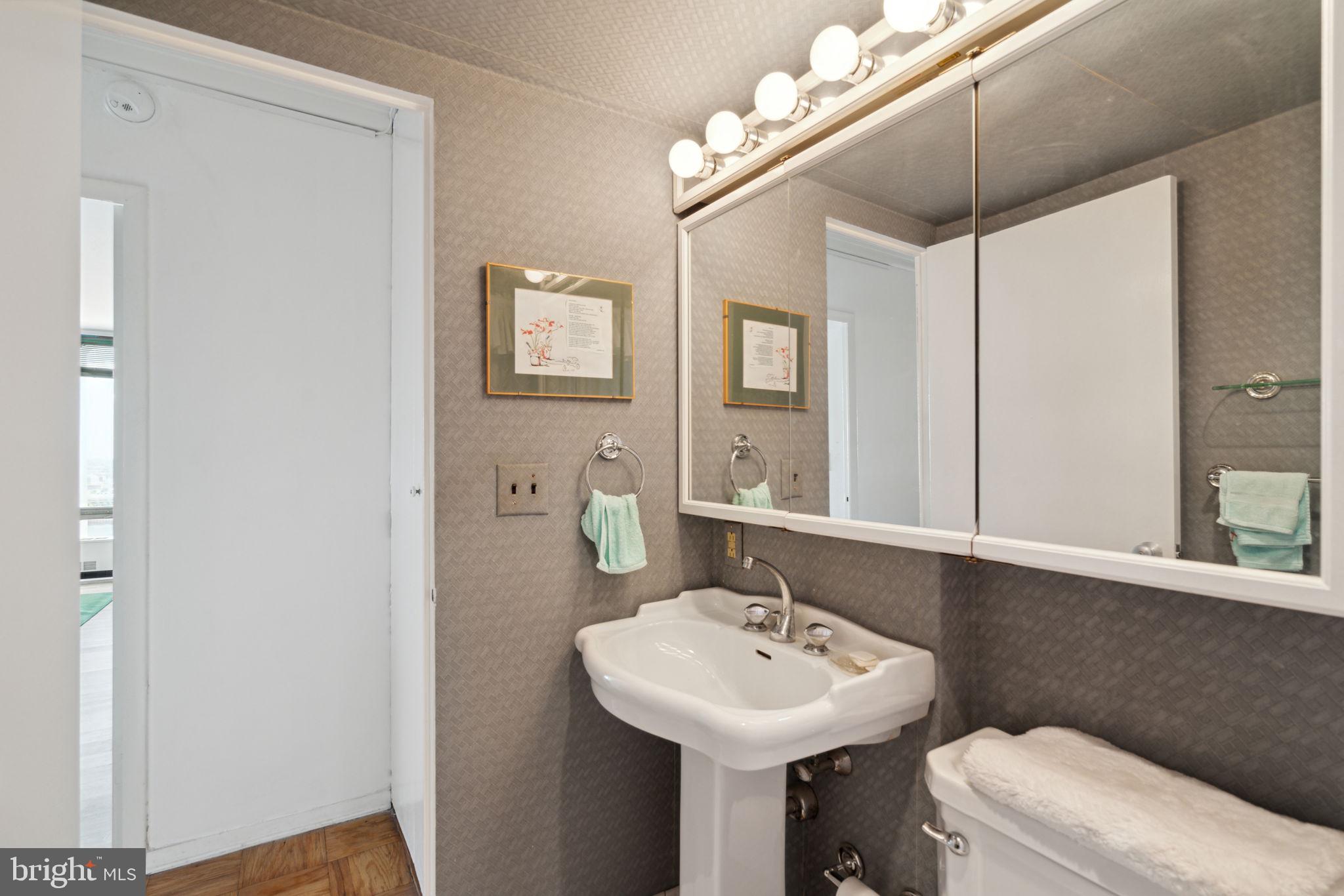 SOCIETY HILL - Residential