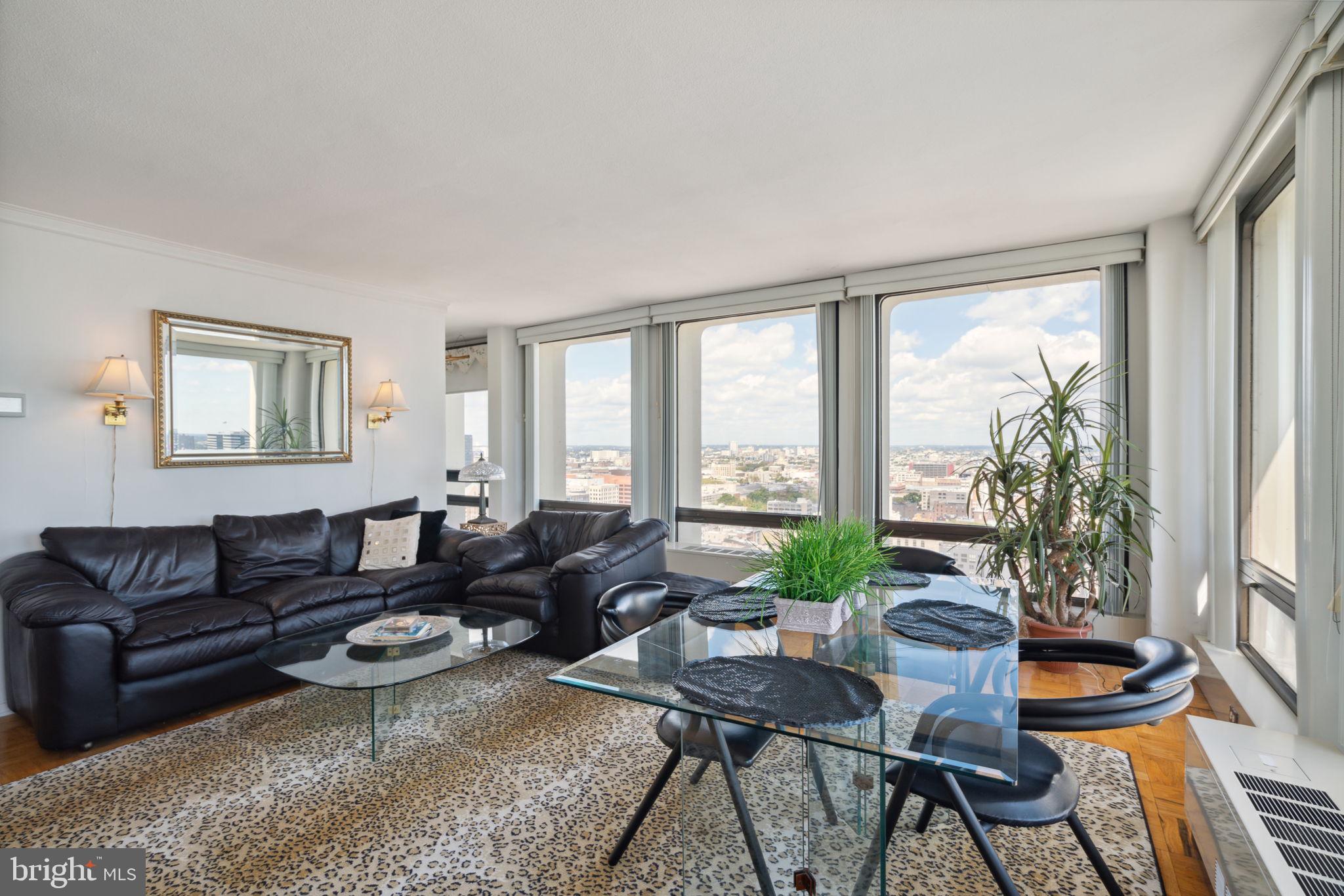 SOCIETY HILL - Residential