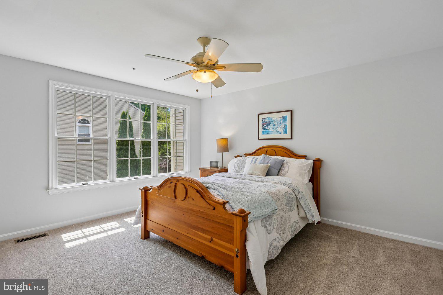 LAKE HALLOWELL - Residential