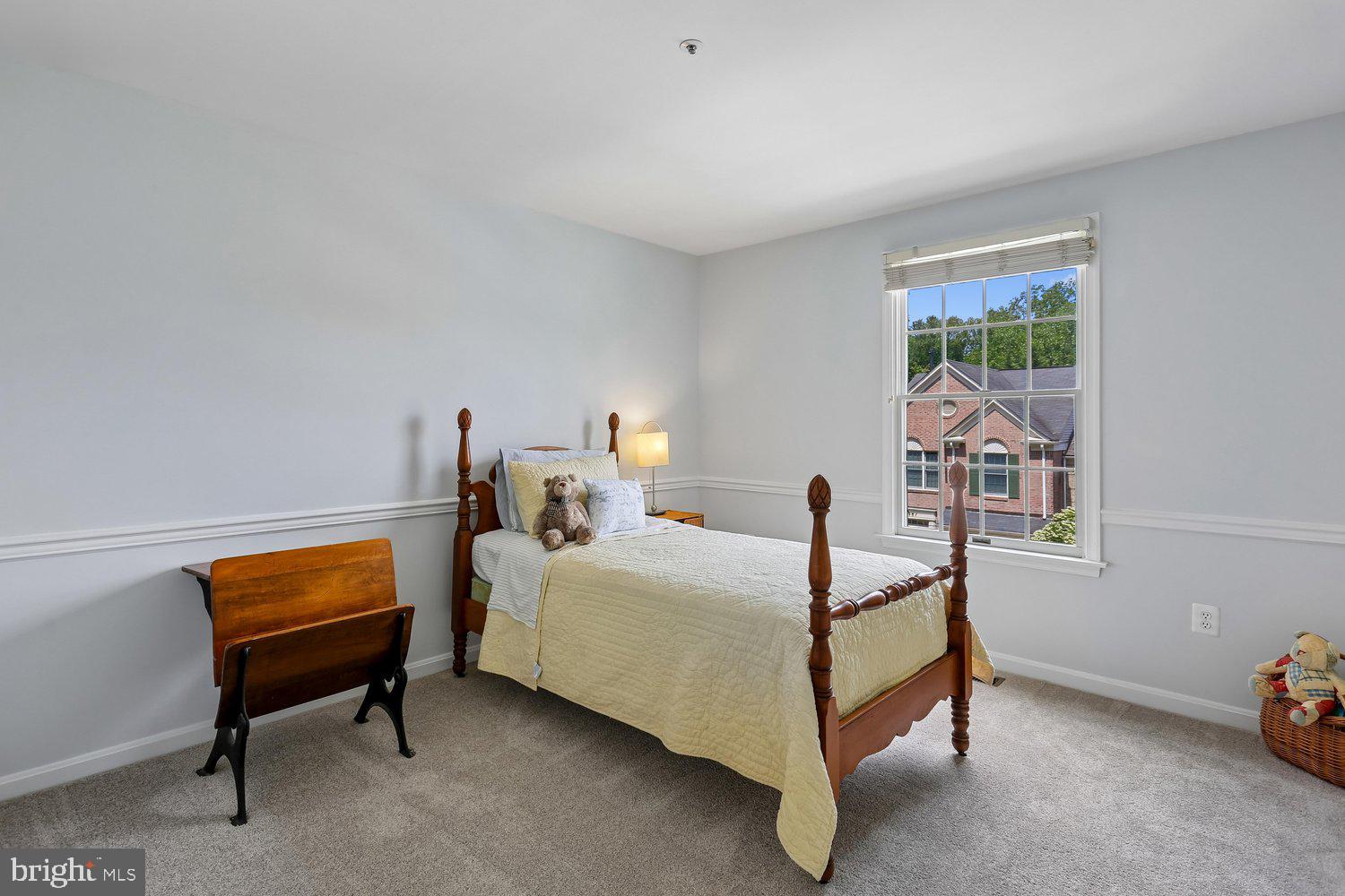 LAKE HALLOWELL - Residential