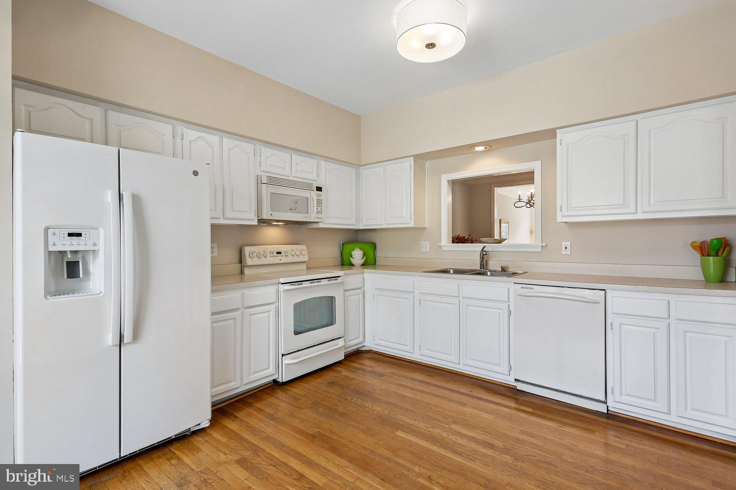 LAKE HALLOWELL - Residential