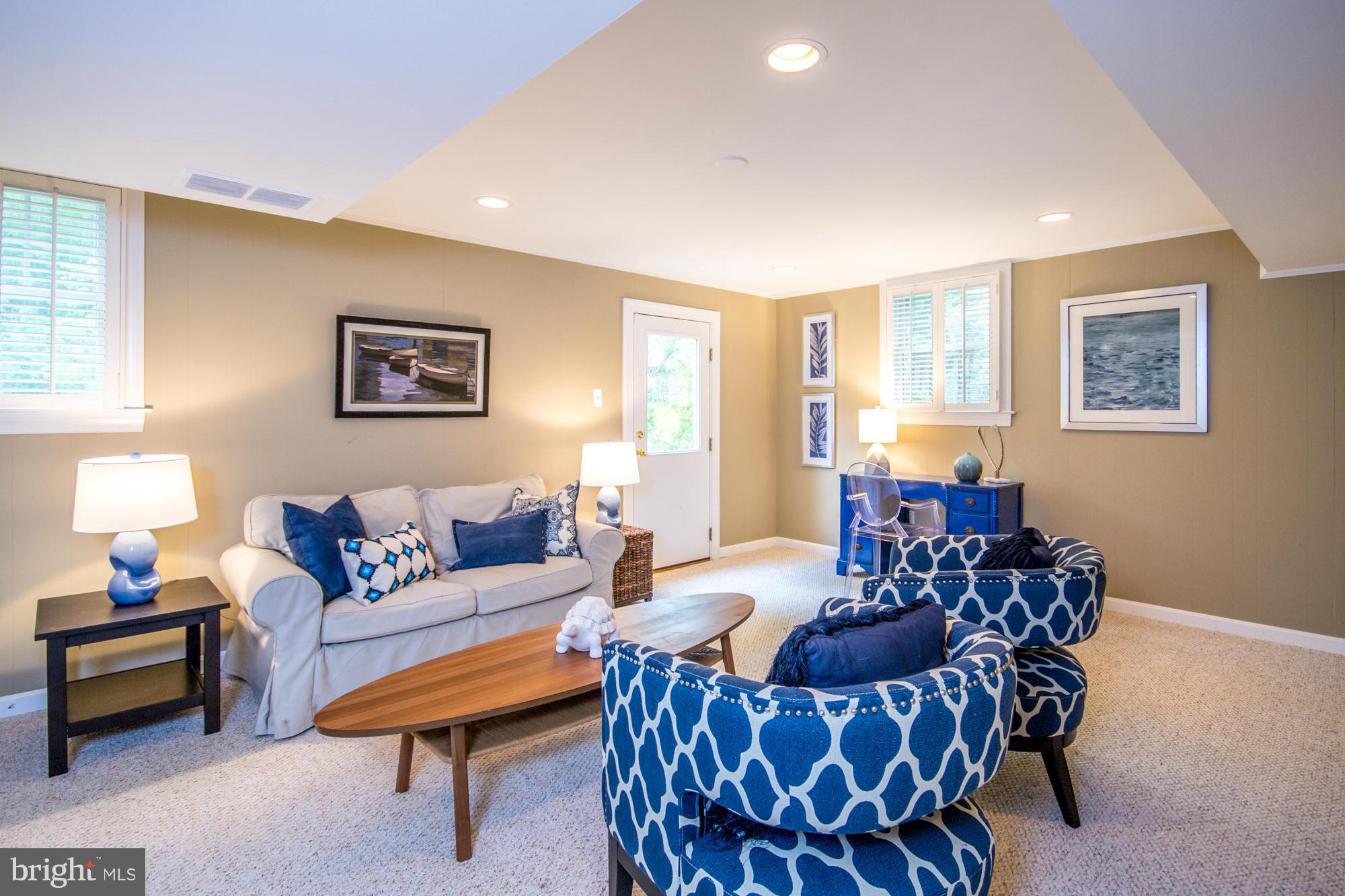 WAYNEWOOD - Residential