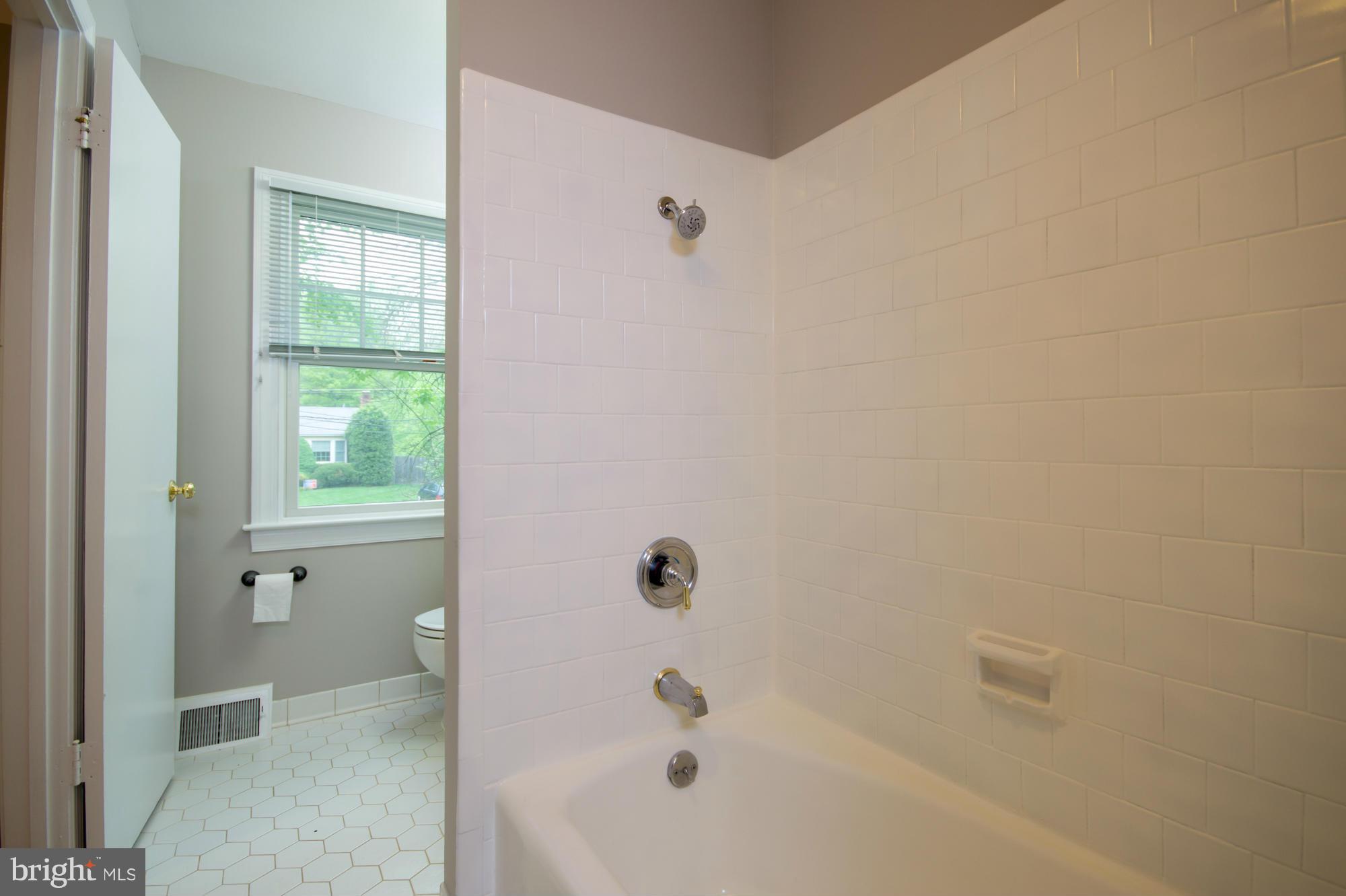 WAYNEWOOD - Residential