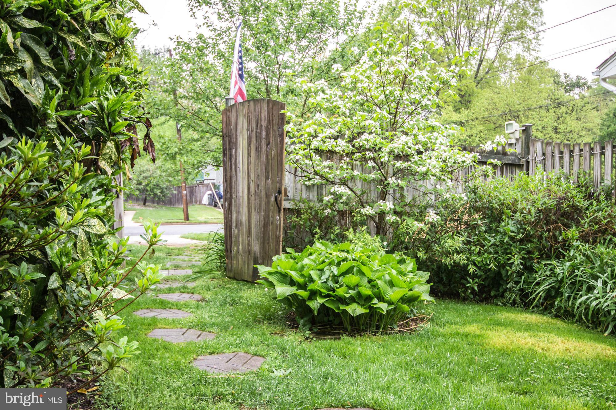 WAYNEWOOD - Residential