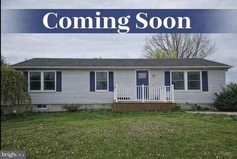 16 SEDGWICK DRIVE EAST BERLIN PA 17316