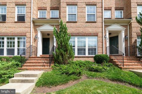 9812 PICKENS PLACE MANASSAS PARK VA 20111