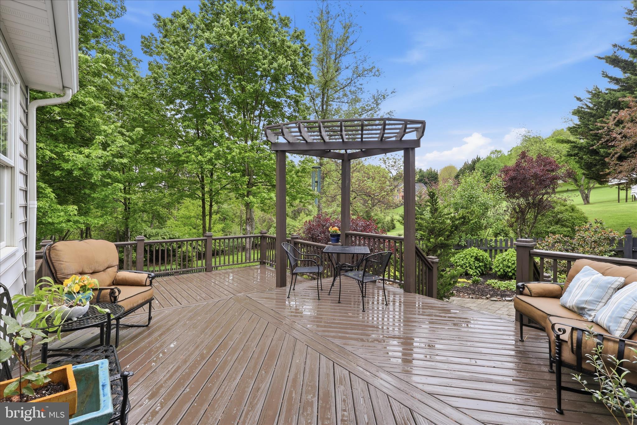 SHARONS RIDGE - Residential