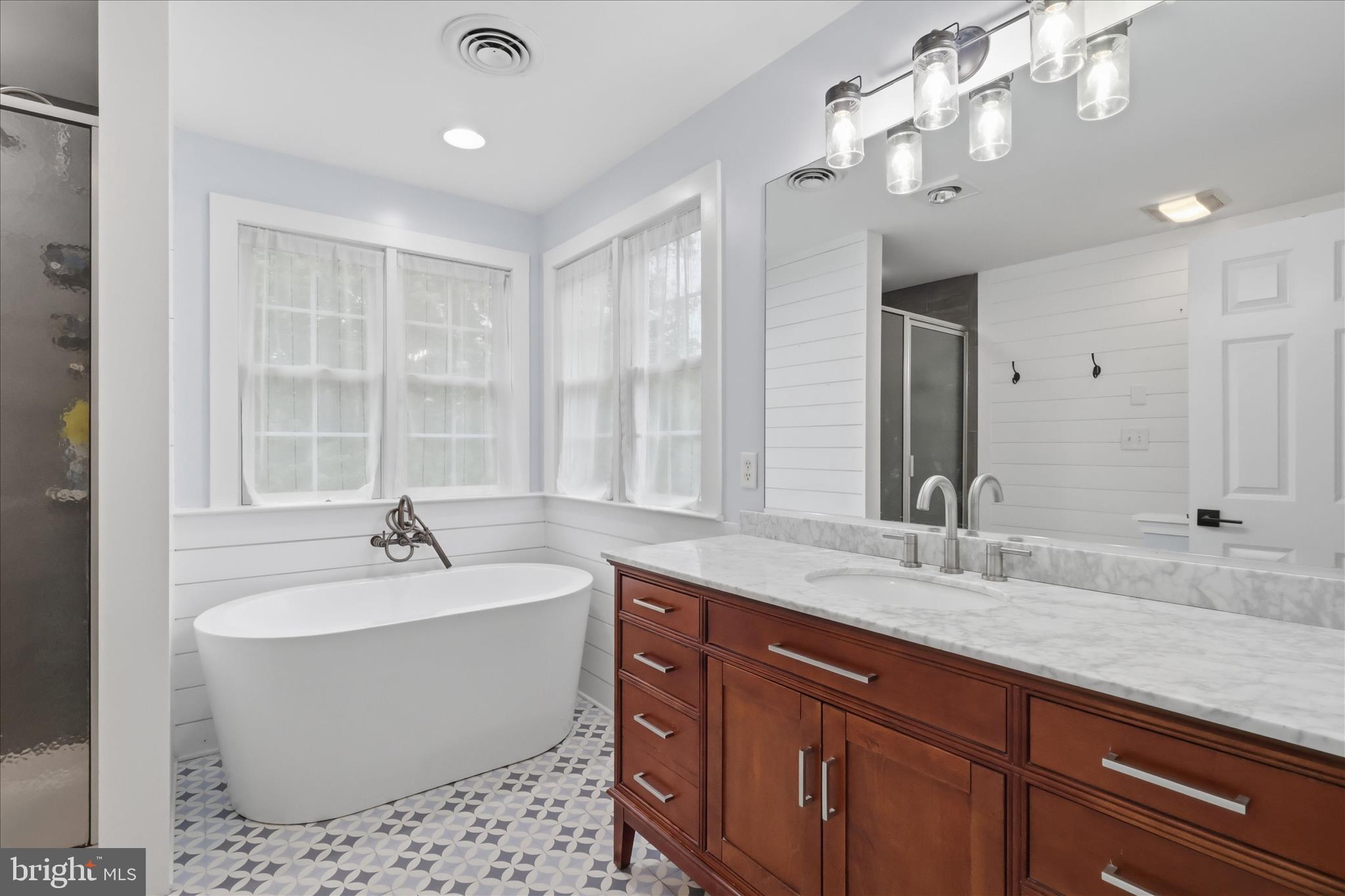 SHARONS RIDGE - Residential