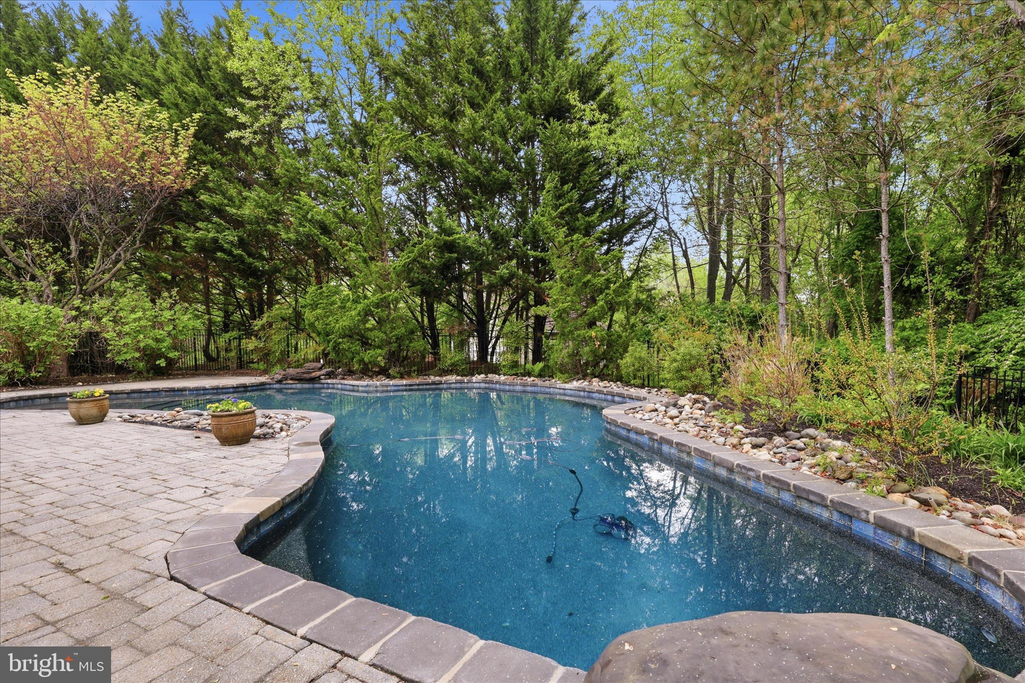 SHARONS RIDGE - Residential