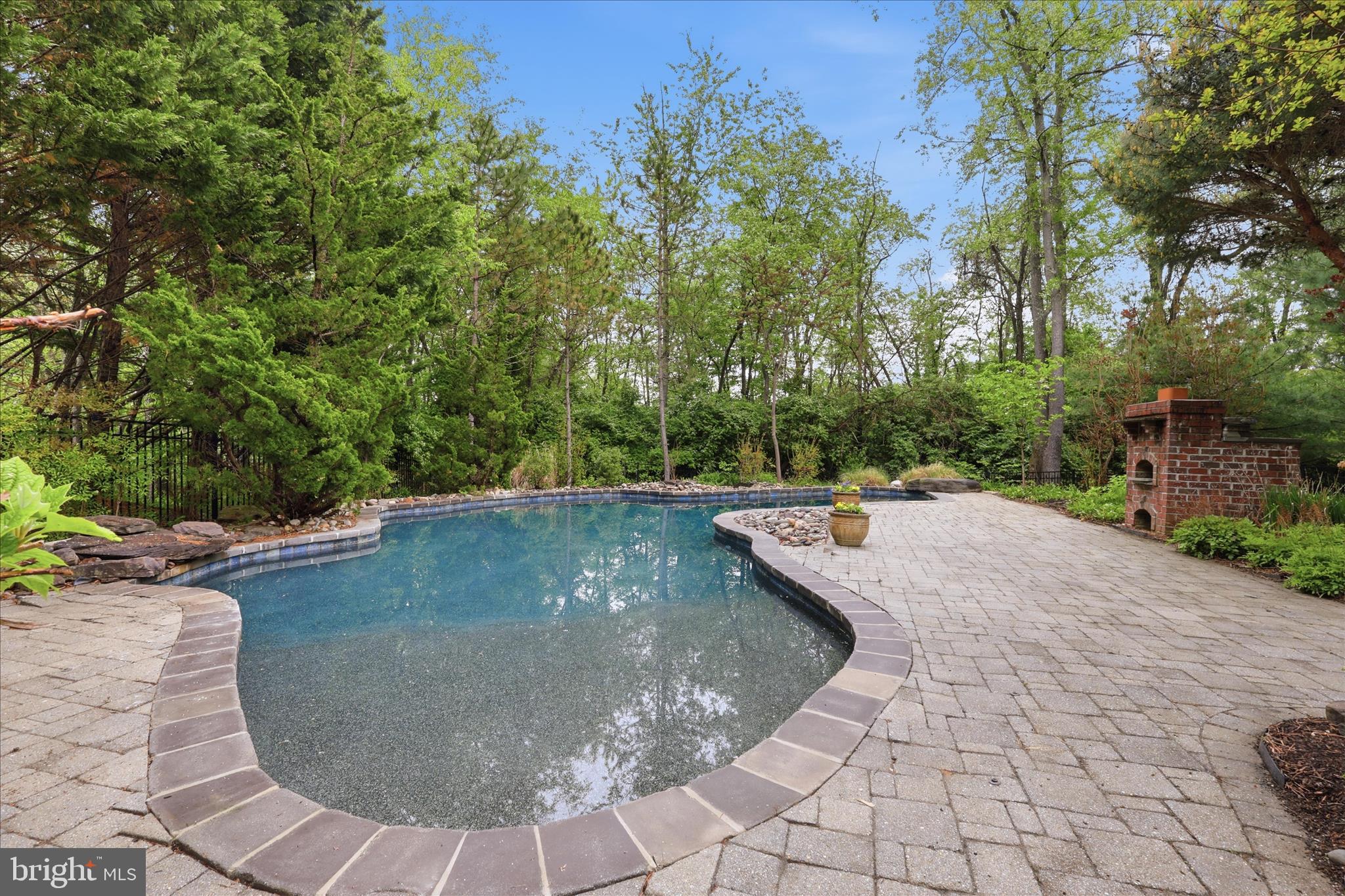 SHARONS RIDGE - Residential