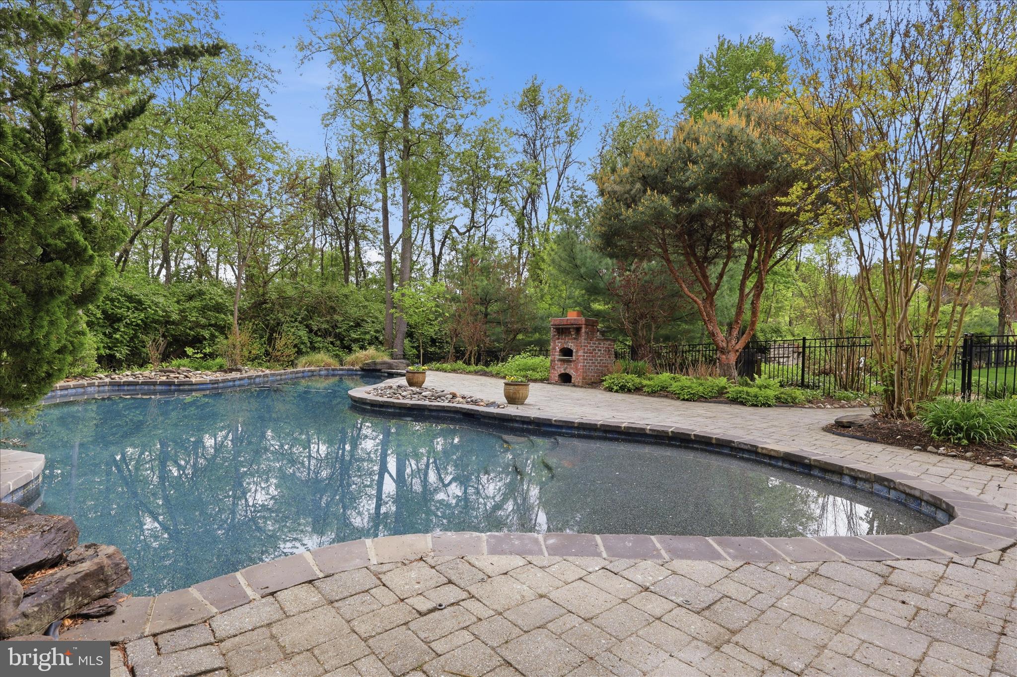 SHARONS RIDGE - Residential