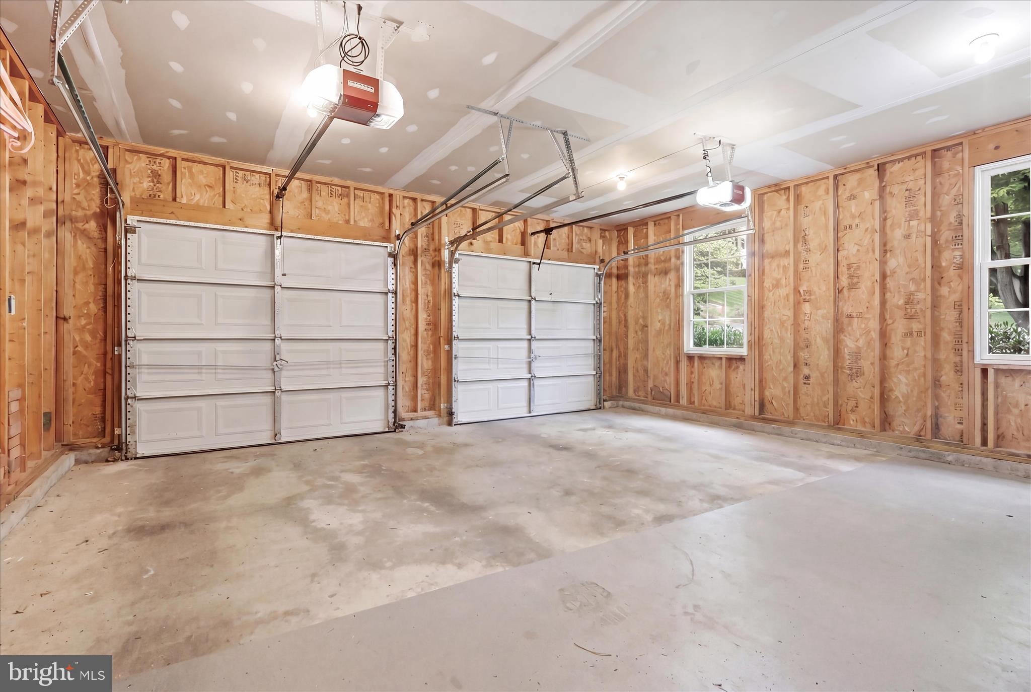 SHARONS RIDGE - Residential