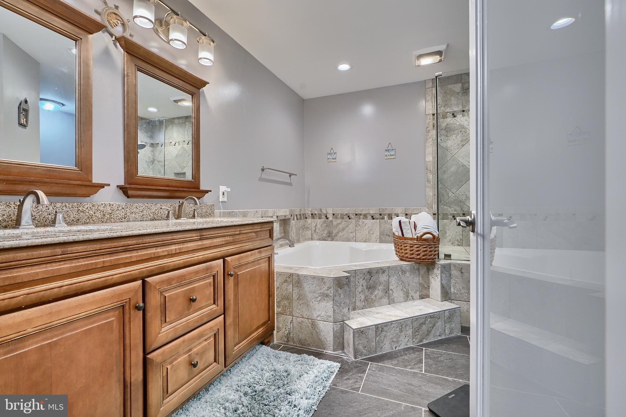 BOWLEYS QUARTERS - Residential