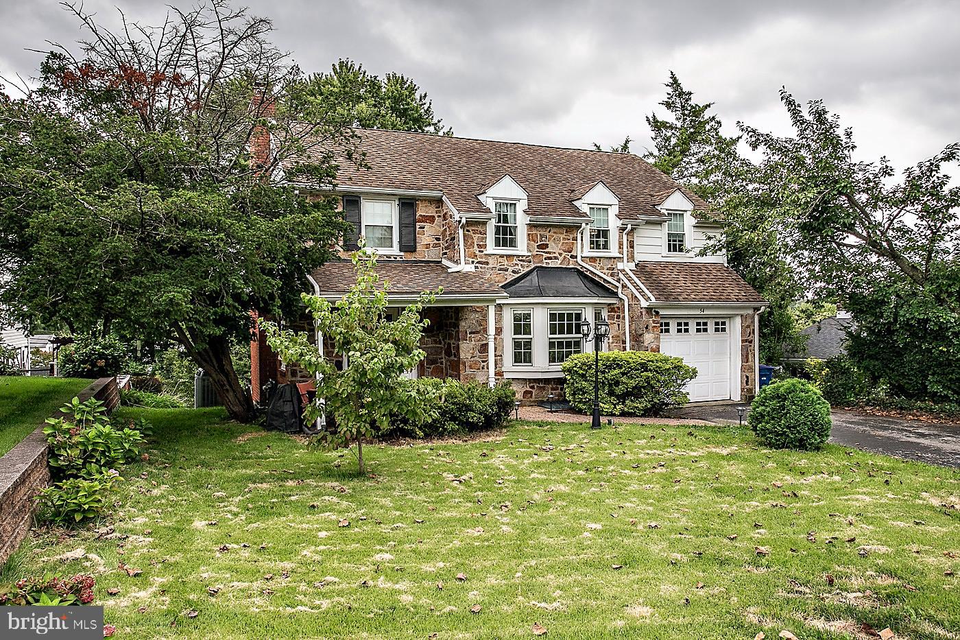 54 BURNSIDE AVENUE