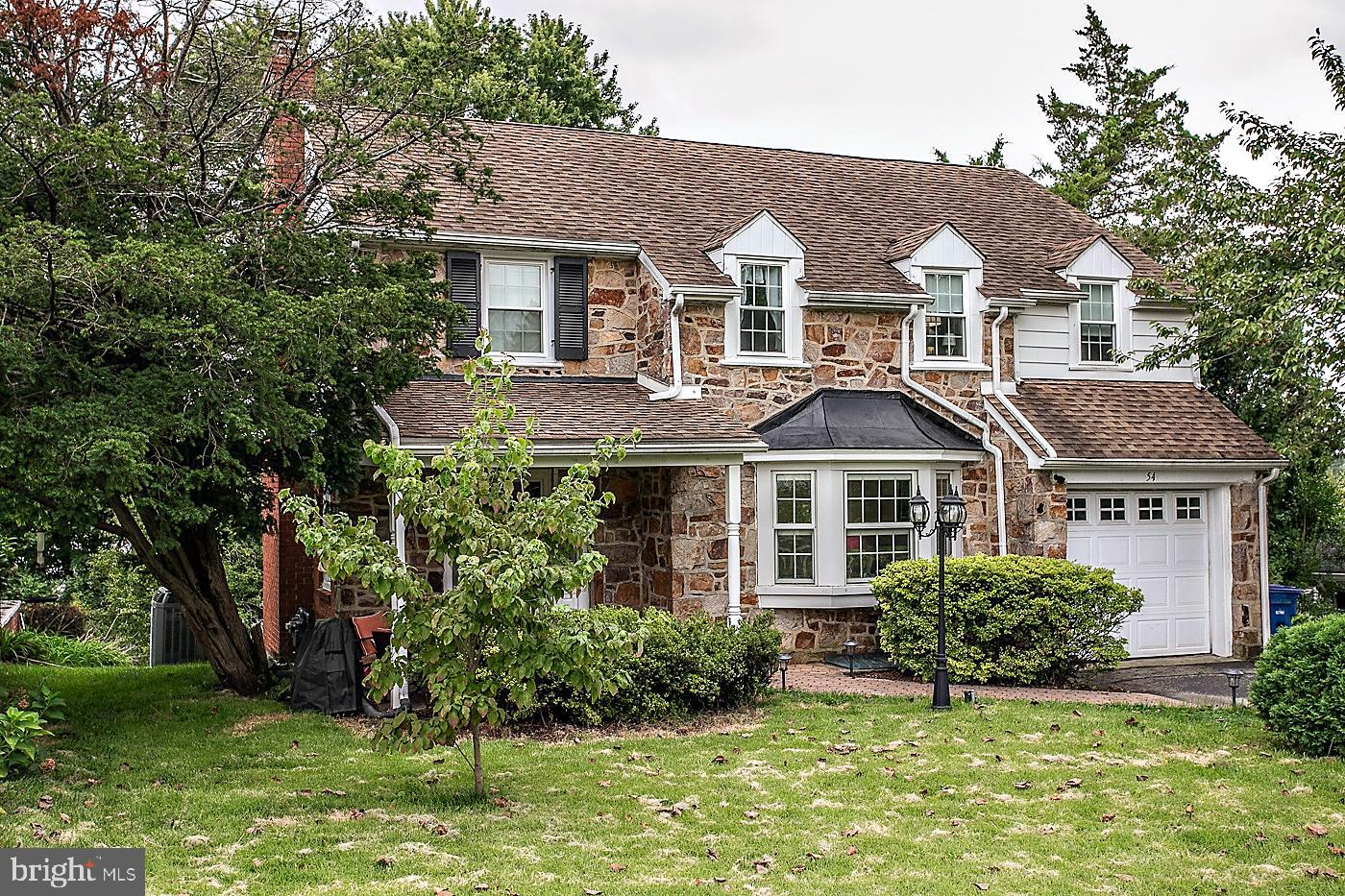 54 BURNSIDE AVENUE