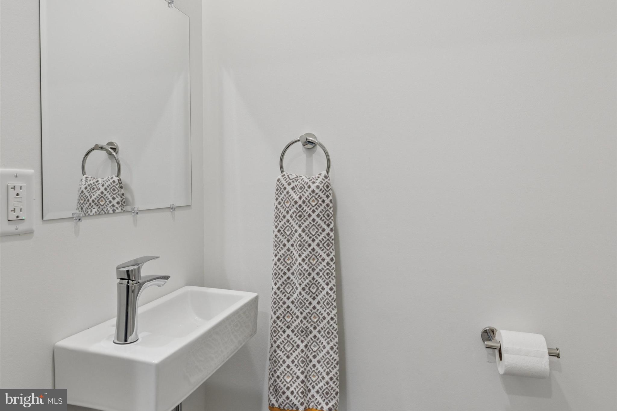 OLDE KENSINGTON - Residential Lease