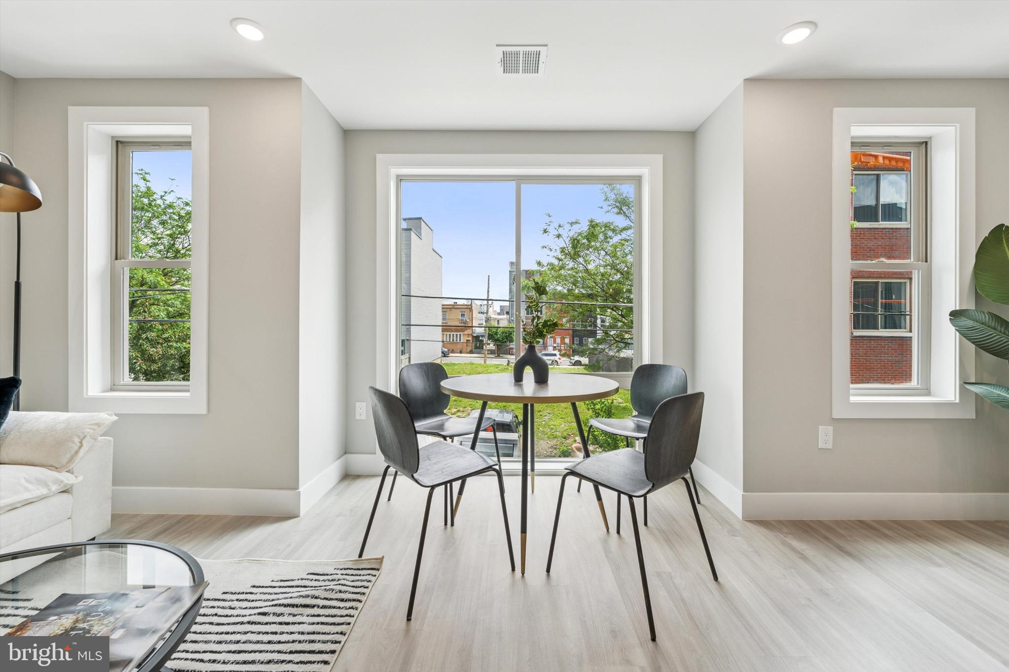 OLDE KENSINGTON - Residential Lease