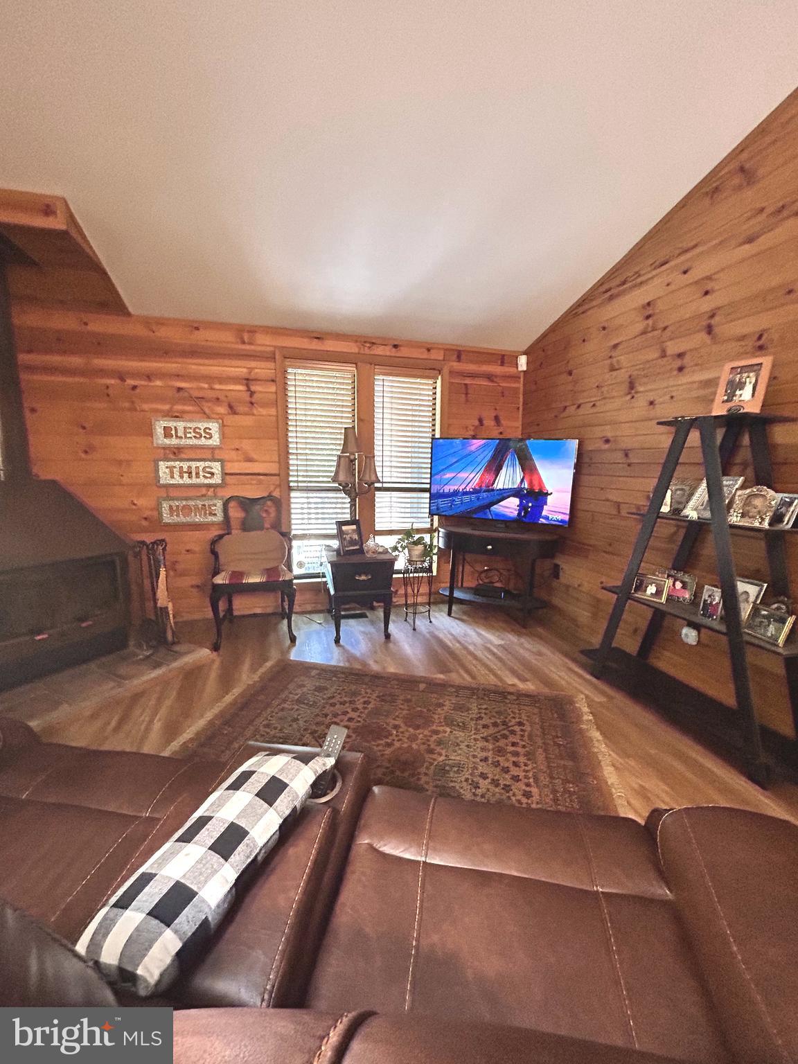 THE WOODS - Residential