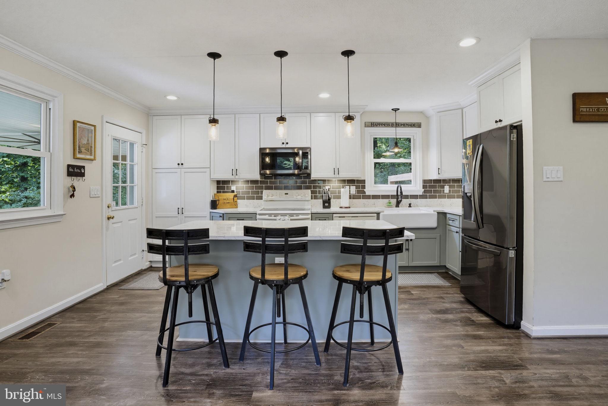 36973 W LAKELAND DRIVE