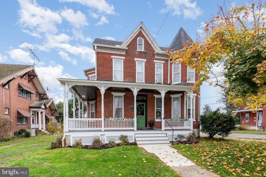 Photo of 427 Hellam Street, WRIGHTSVILLE, PA 17368 (MLS # PAYK2094106)