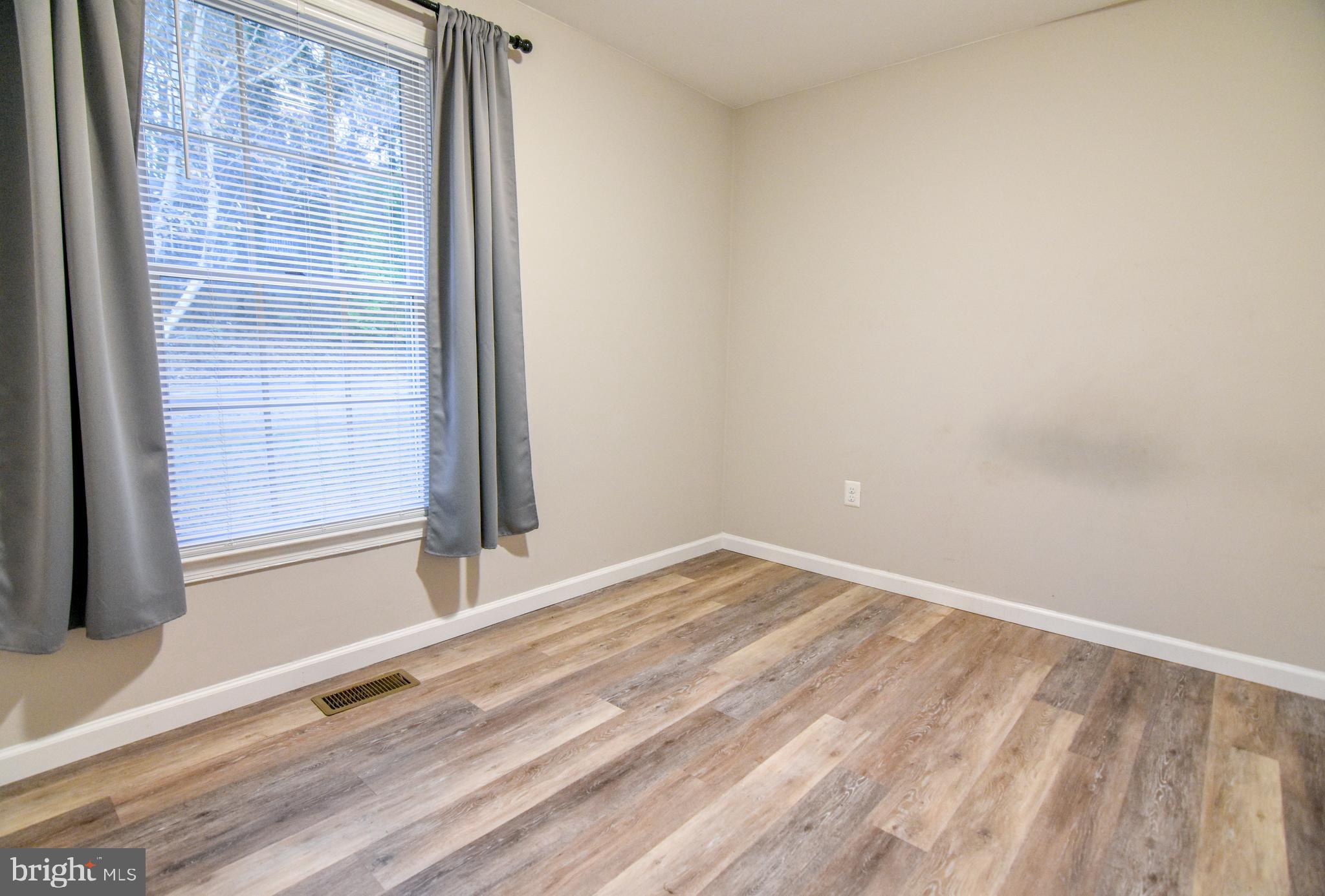 CHESAPEAKE COVE ESTATES - Residential Lease