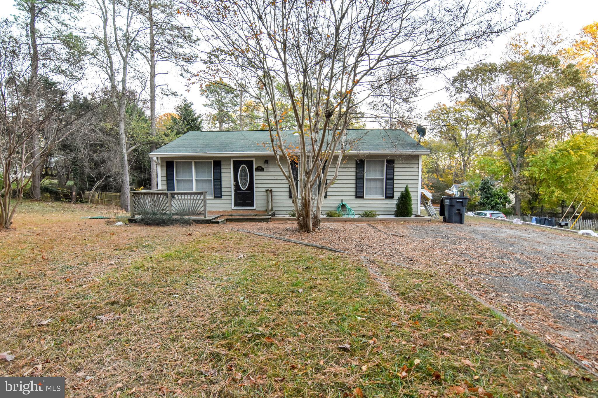 This 3 Bed 1 Bath Rambler is breathtaking!! The newer flooring and trim work will impress you from the moment you walk in. The updated kitchen has impressive finishes, including stainless steel appliances that are complemented by the upgraded white cabinets and countertops. The light fixtures add a high-end feel to the home! Down the hall you will find three great-sized bedrooms with a full bath to service all! Laundry in unit! This one won't last long. Apply today!
To be considered for this rental, a potential tenant must have a minimum credit score of 640, and the monthly household income must be at least 3X the amount of rent