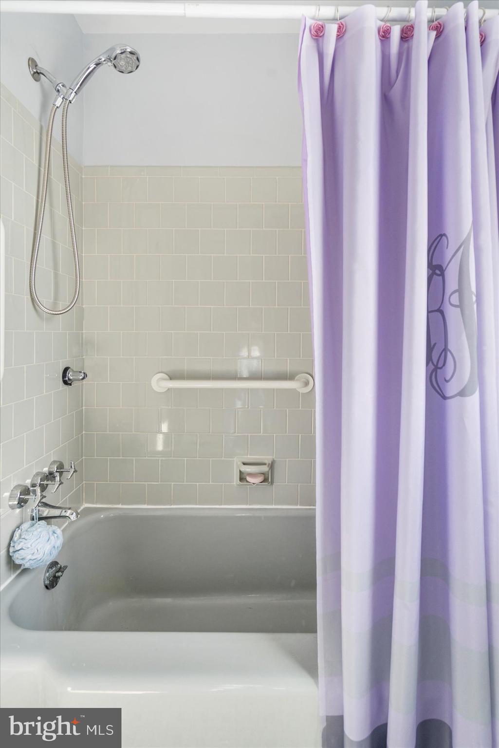 SHETLAND HILLS - Residential