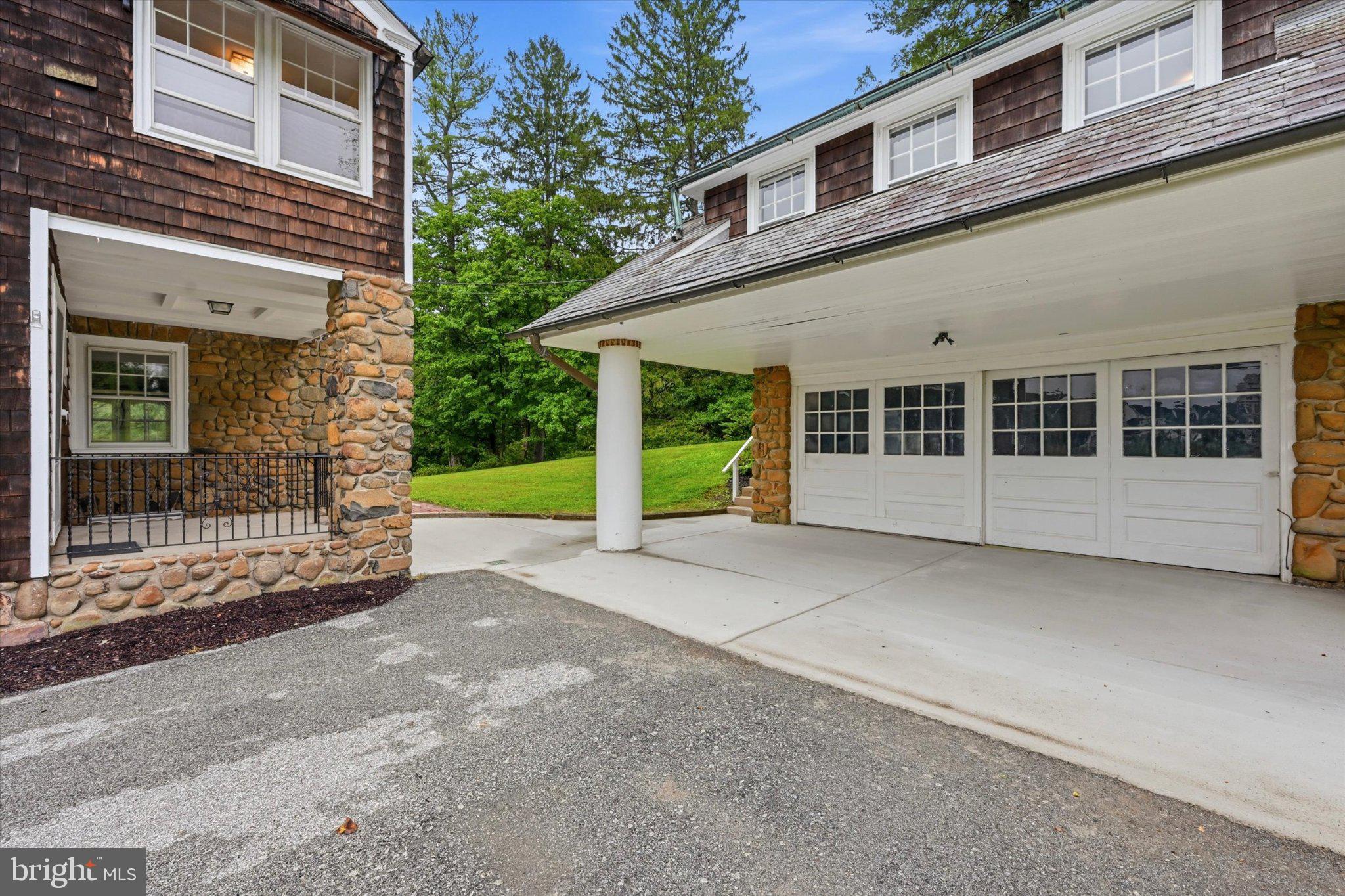 814 BERNSTEIN LANE