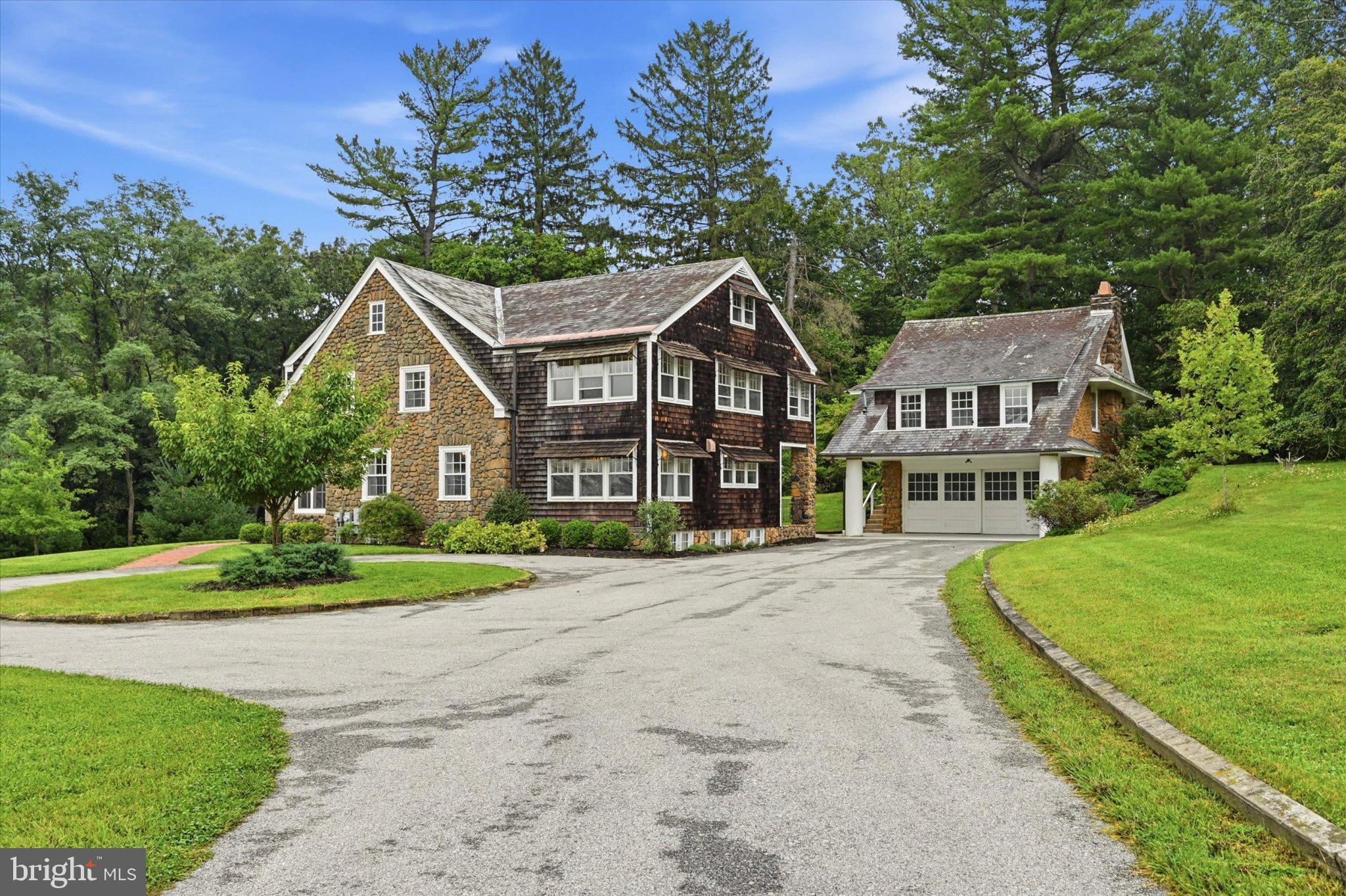 814 BERNSTEIN LANE