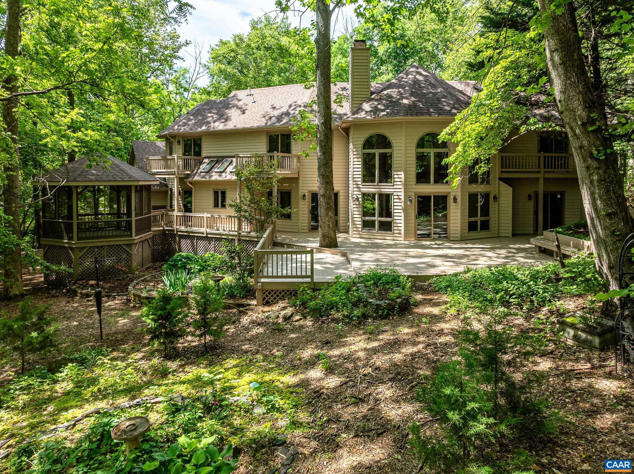 691 STONEY CREEK WEST