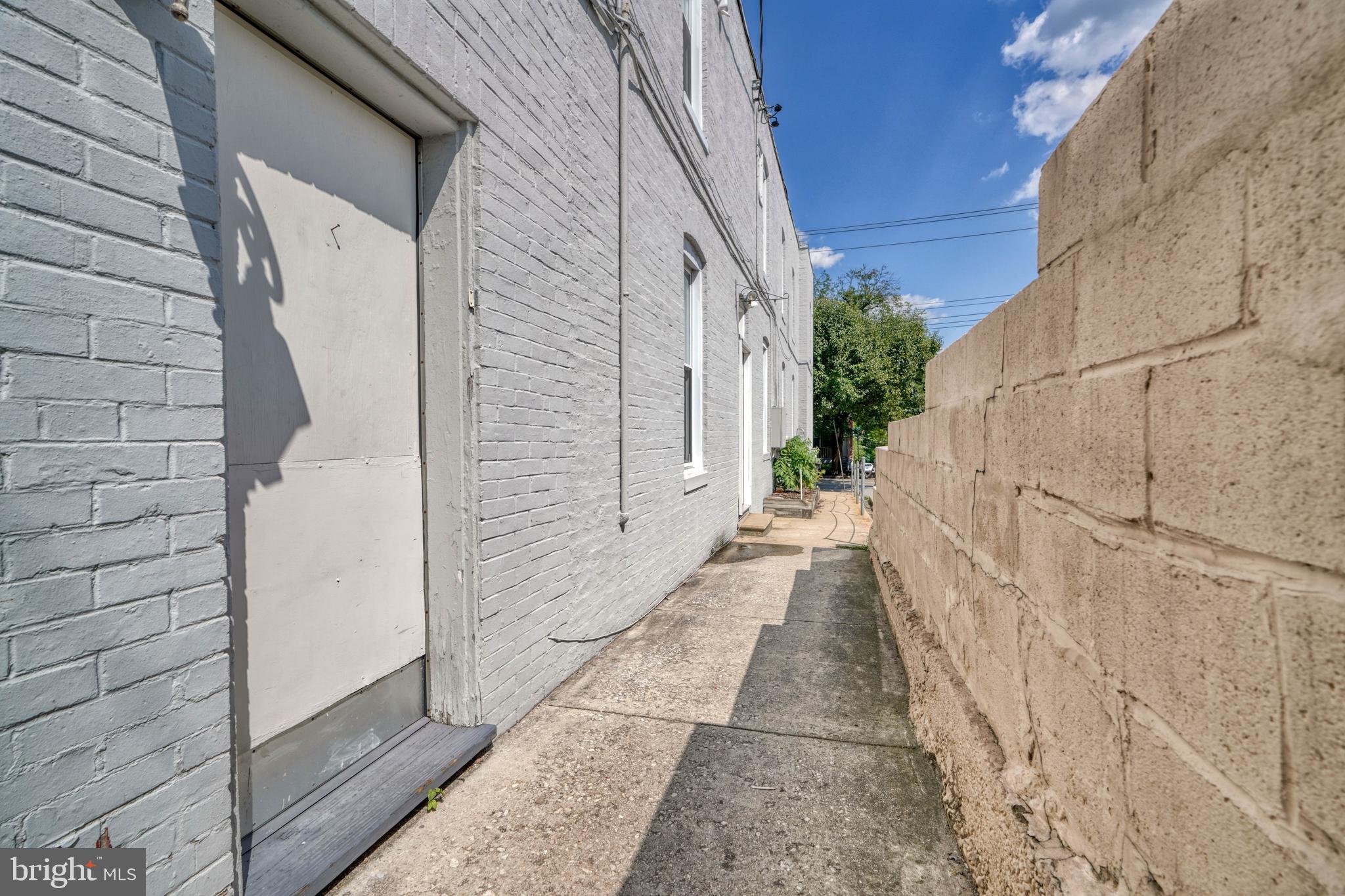 HAMPDEN HISTORIC DISTRICT - Residential Lease