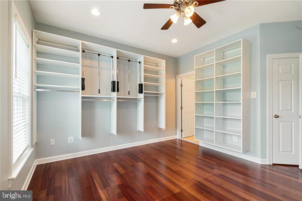 SUNRISE VALLEY - Residential