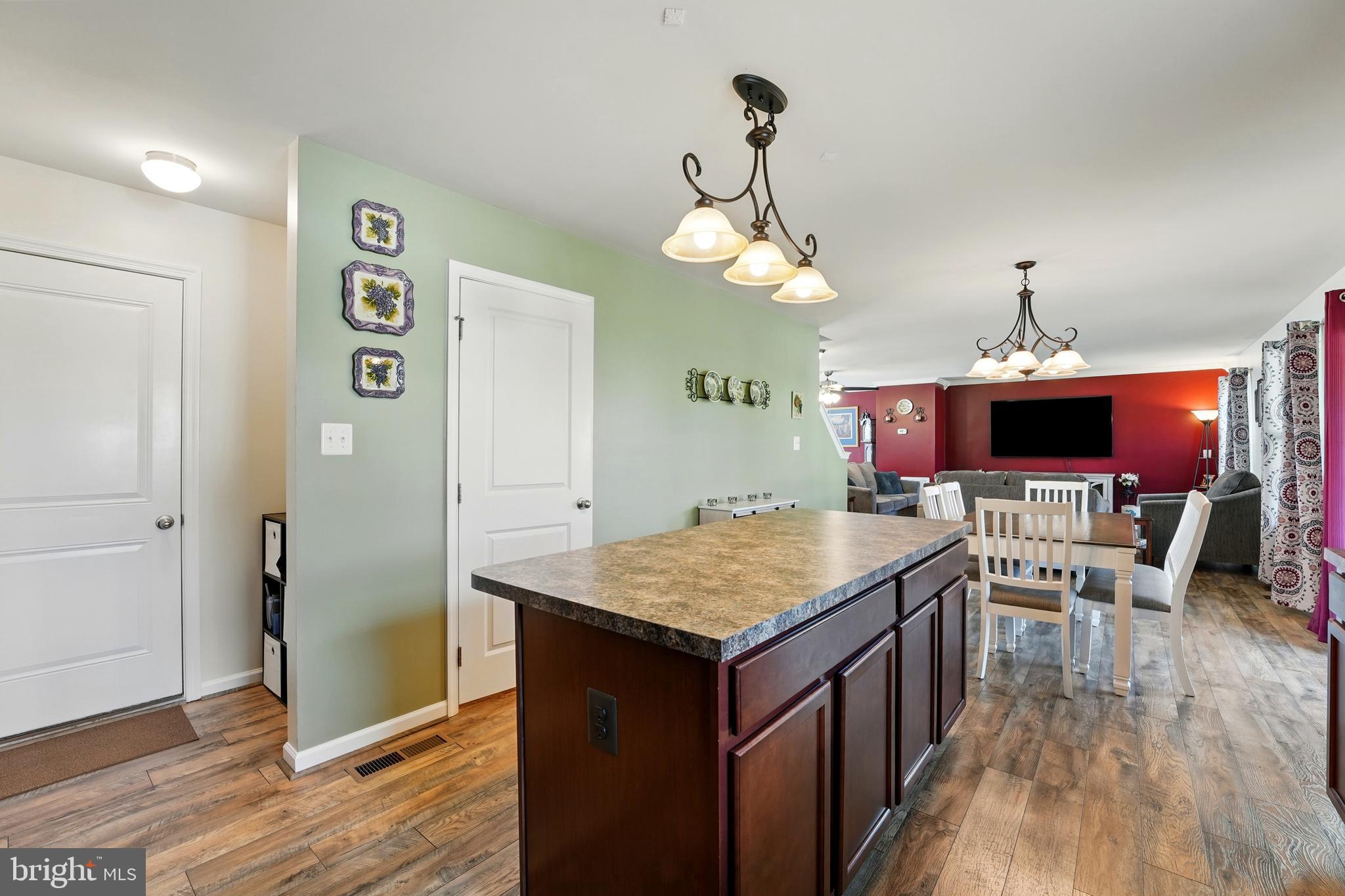 WILDERNESS SHORES - Residential