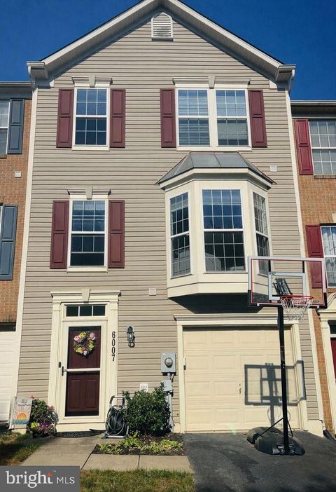 Townhouse For Sale - 6007 Newport Lane<br/> FREDERICK, MD 21701