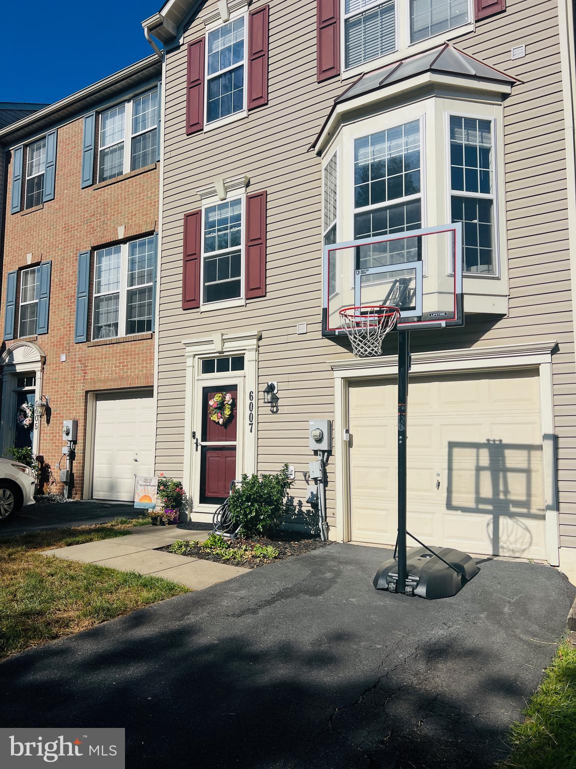 SPRING RIDGE - Residential