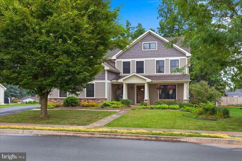 Photo of 740 HAMPDEN RD, ELIZABETHTOWN, PA 17022 (MLS # PALA2038406)