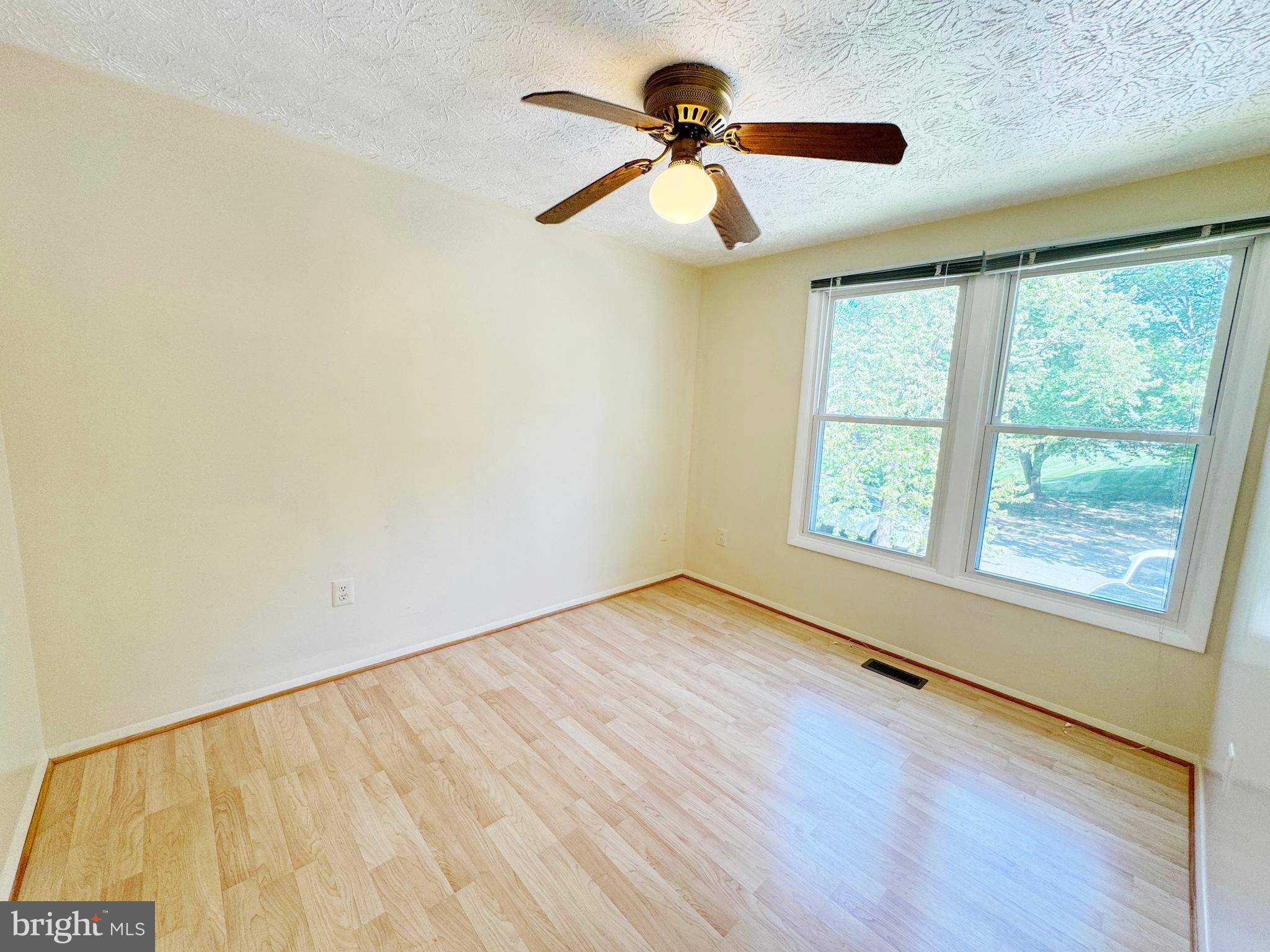 MURRAY HILL - Residential