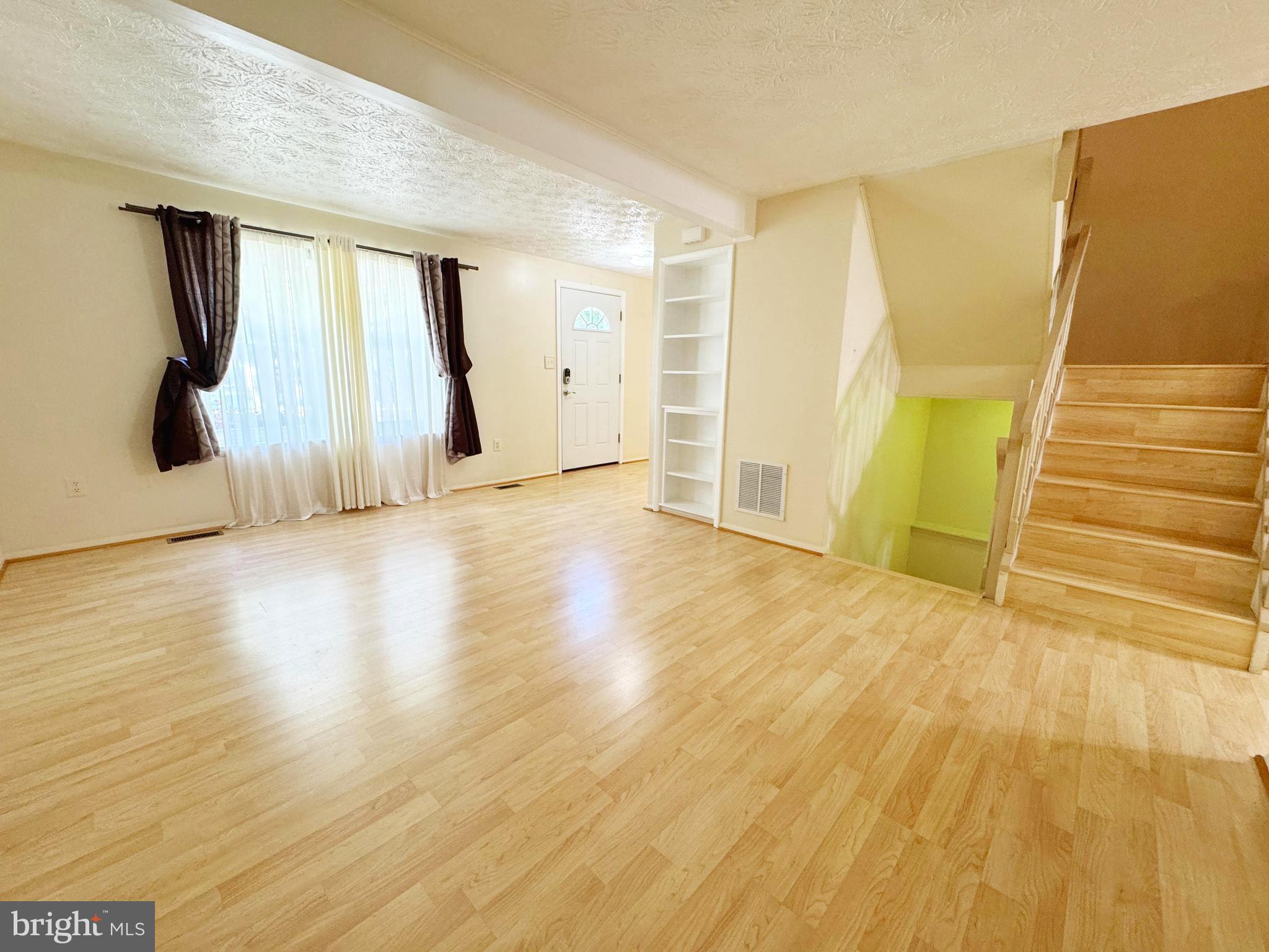 MURRAY HILL - Residential