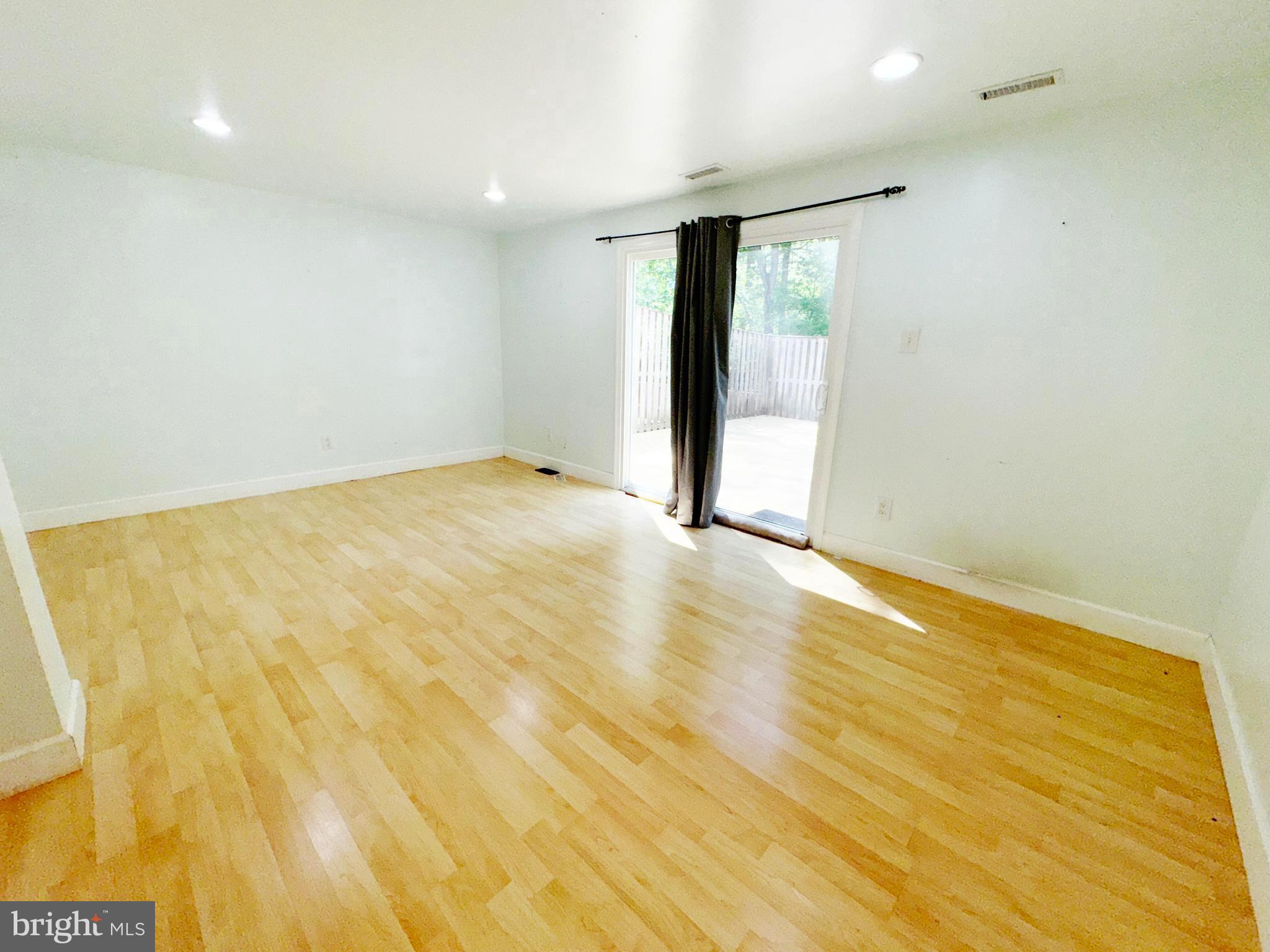 MURRAY HILL - Residential
