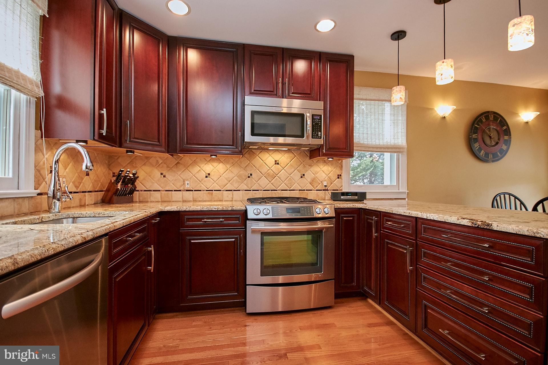 WAVERLY HILLS - Residential