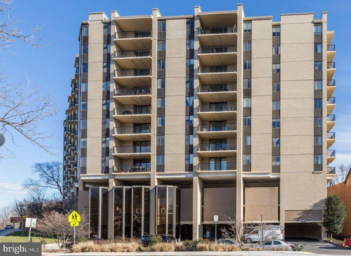 RIVIERA OF CHEVY CHASE - Residential