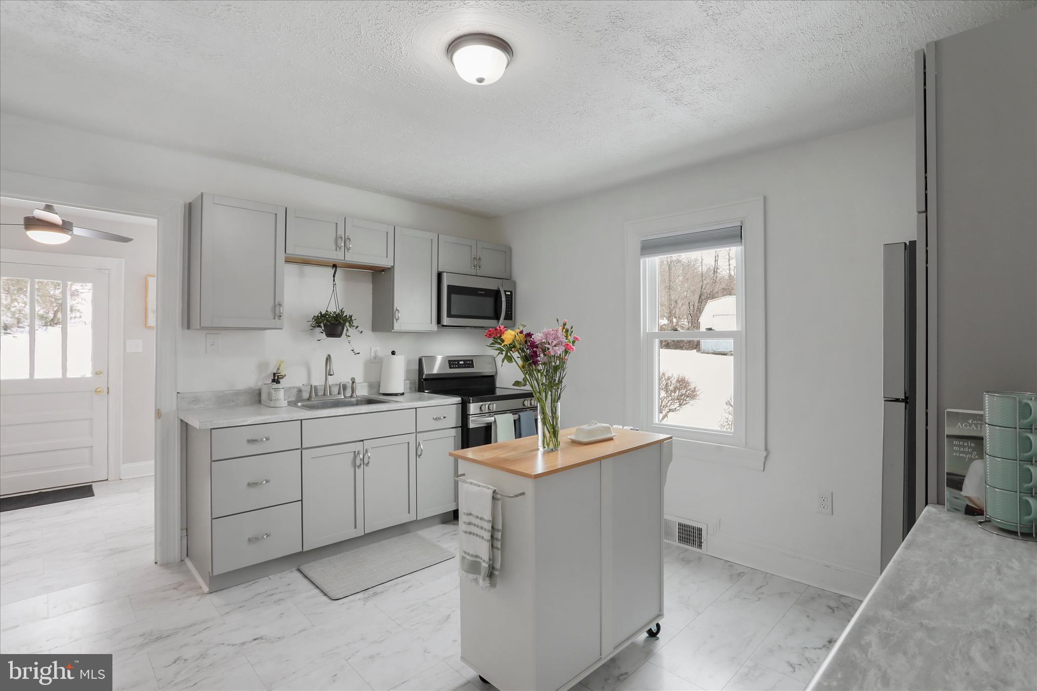 HILLCREST - Residential