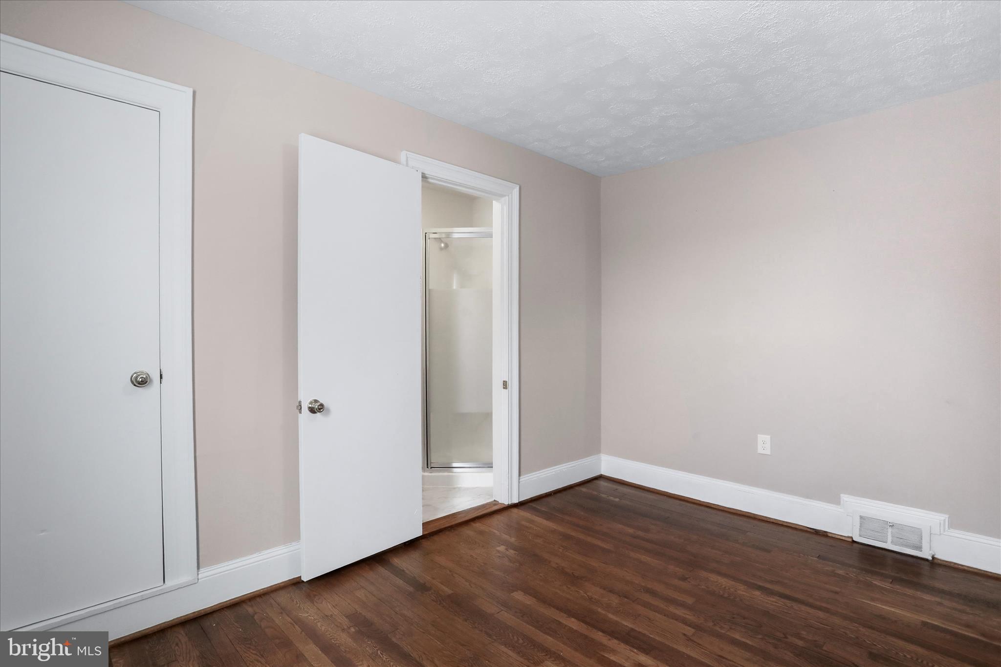 HILLCREST - Residential