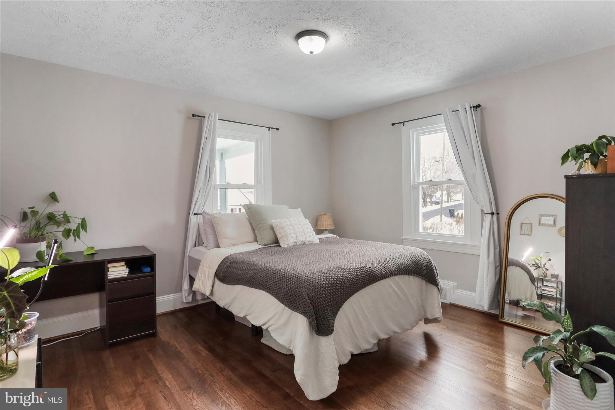 HILLCREST - Residential