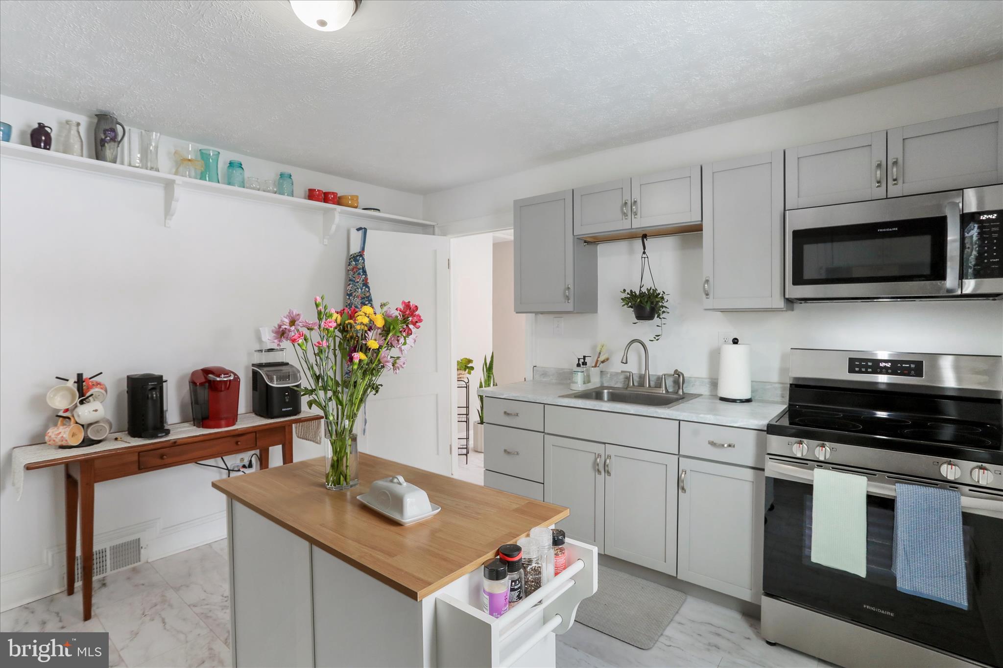 HILLCREST - Residential